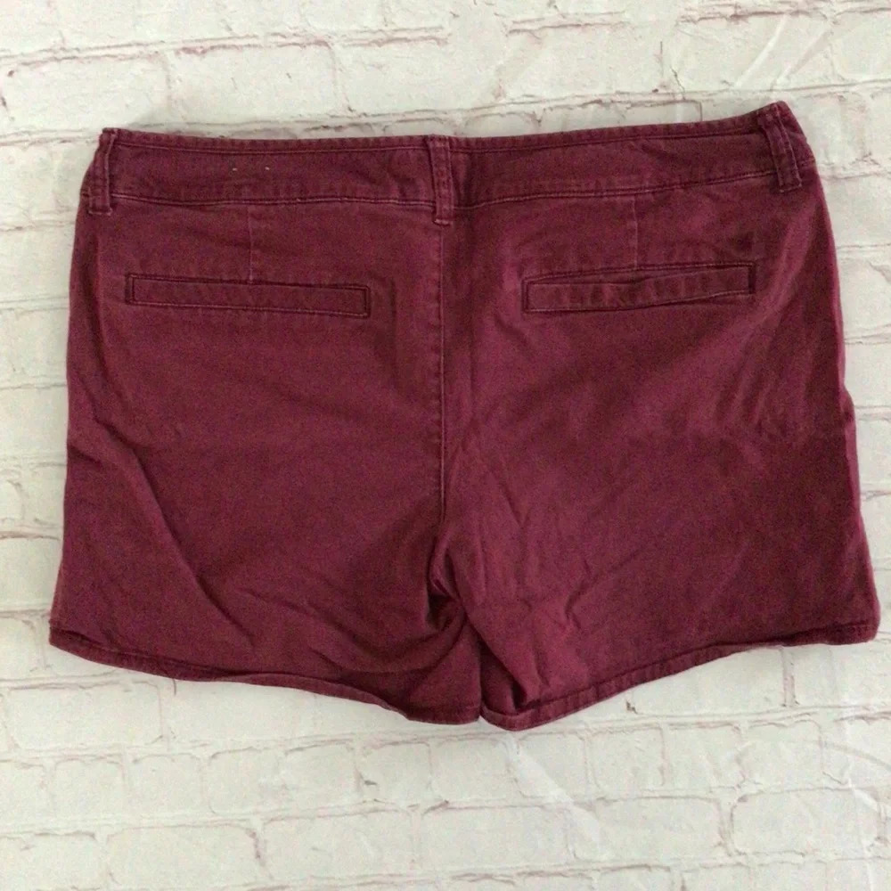 American Eagle Outfitters MIDI Shorts - Size 12 - Picture 2 of 5
